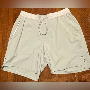 Men's Lululemon Khaki License to Train 7 in. linerless Shorts, like new, XL